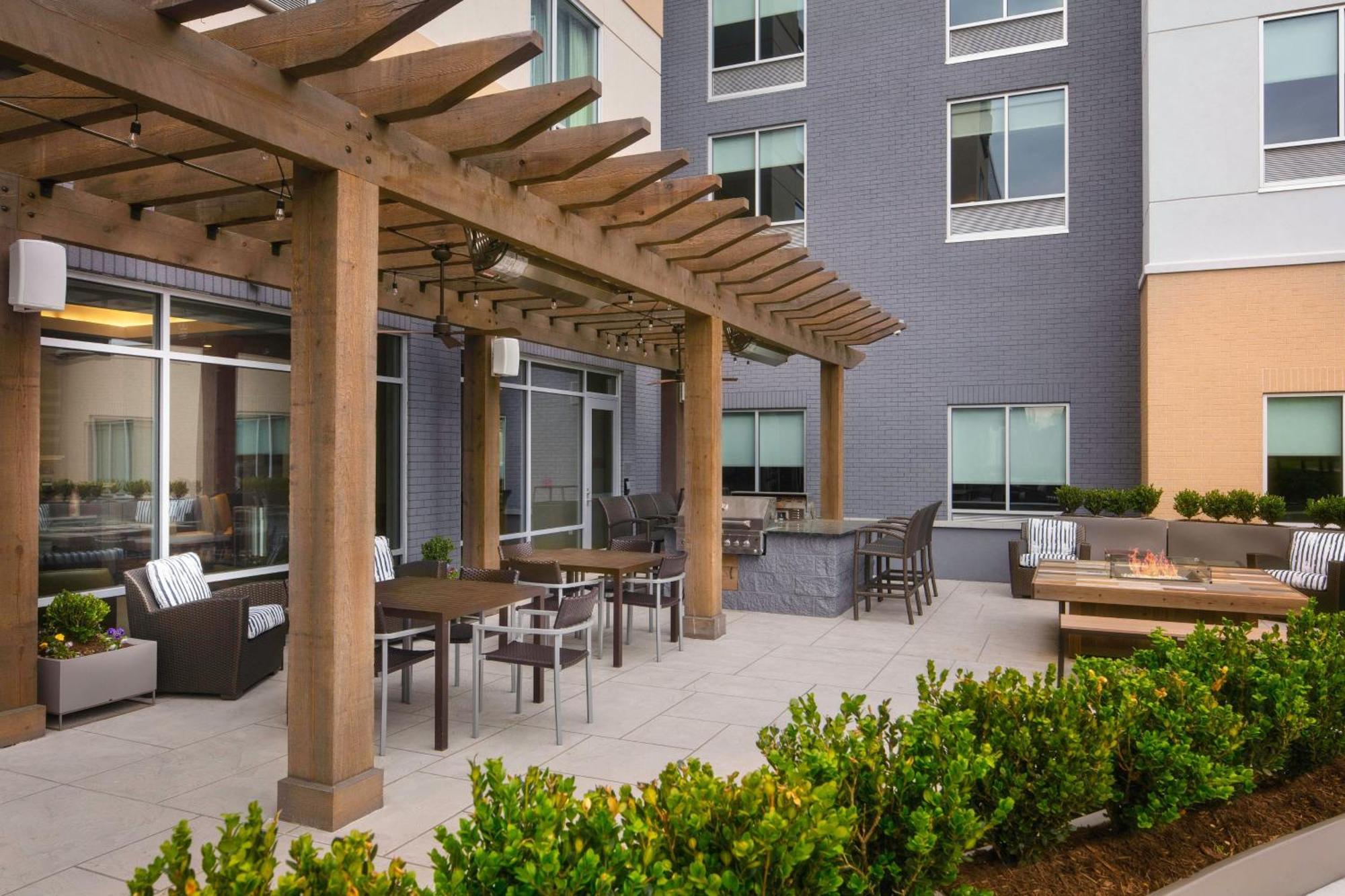 Fairfield Inn & Suites By Marriott Louisville Northeast מראה חיצוני תמונה